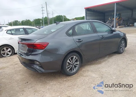 2023 Kia Forte Lxs z USA, uszkodzony, nr VIN 3KPF24AD3PE566815